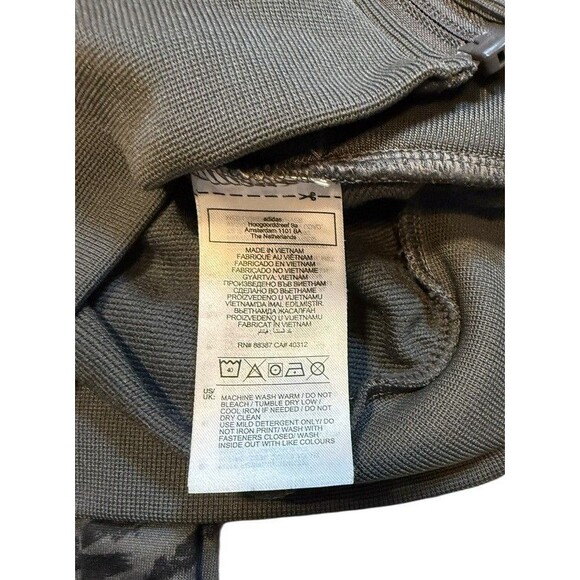 Adidas Manchester United FC 2 Piece Track Suit Boys Size Medium Black/Gray Camo - Picture 9 of 9